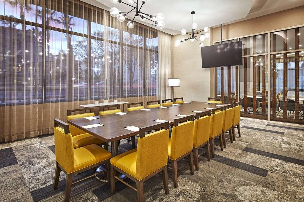 Cambria Hotel & Suites Anaheim Resort Area Kemudahan gambar